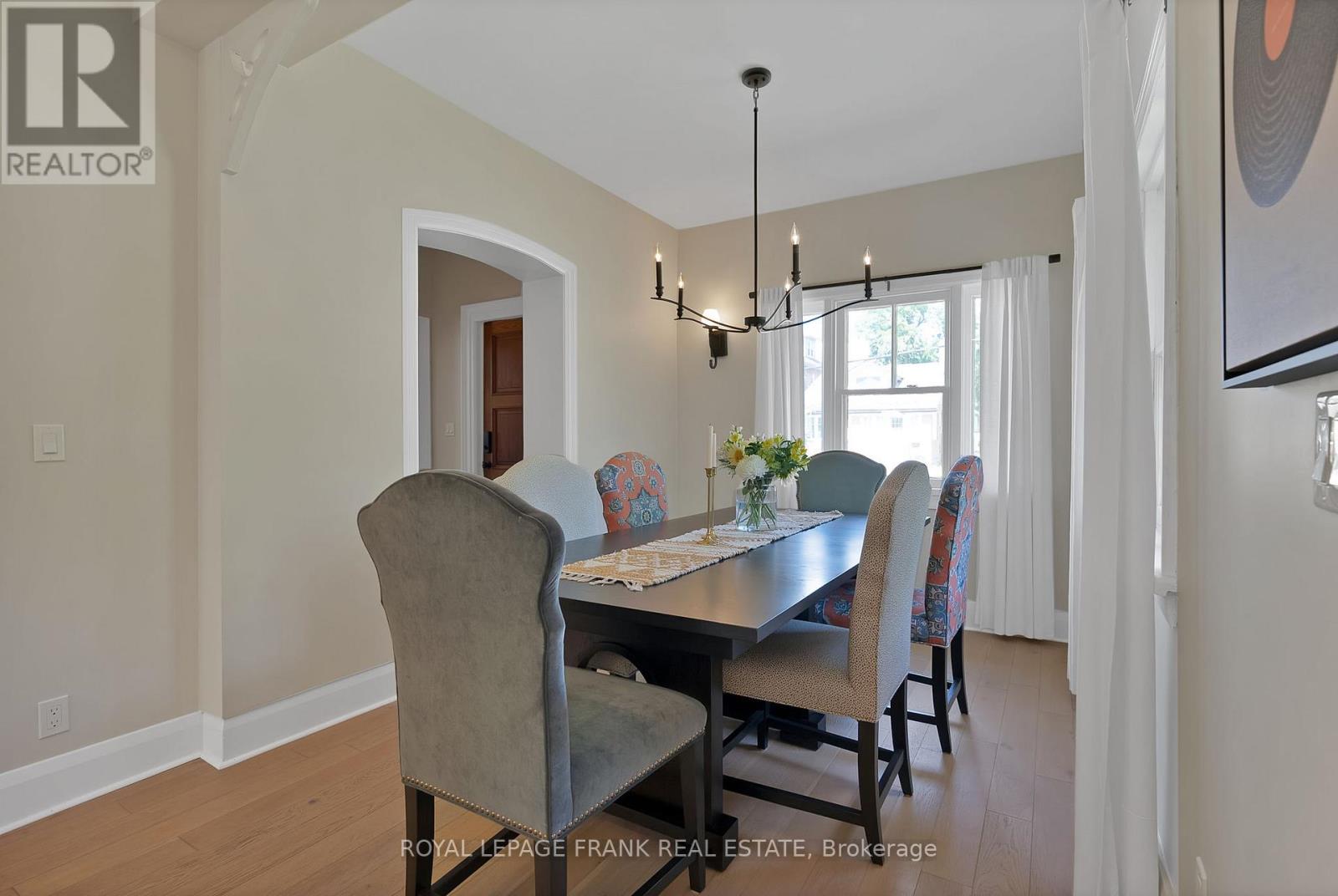 5 Glenelg Street E, Kawartha Lakes (Lindsay), Ontario  K9V 1Y5 - Photo 8 - X12368591