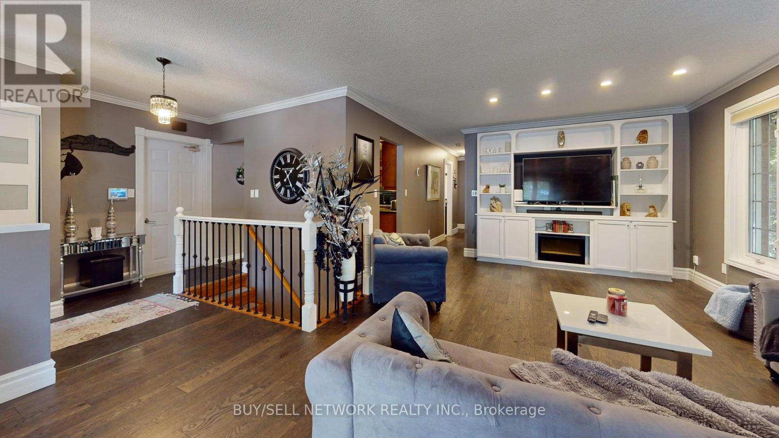 2504 Idyllwood Crescent, Peterborough East (South), Ontario  K9L 1Y9 - Photo 3 - X12368683