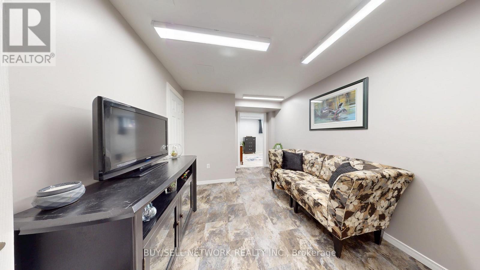 2504 Idyllwood Crescent, Peterborough East (South), Ontario  K9L 1Y9 - Photo 35 - X12368683