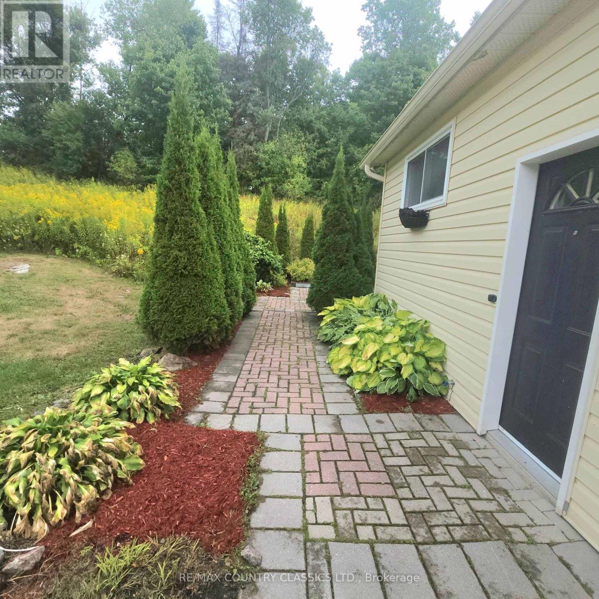 71 & 73 Cleak Avenue, Bancroft (Bancroft Ward), Ontario  K0L 1C0 - Photo 1 - X12368809