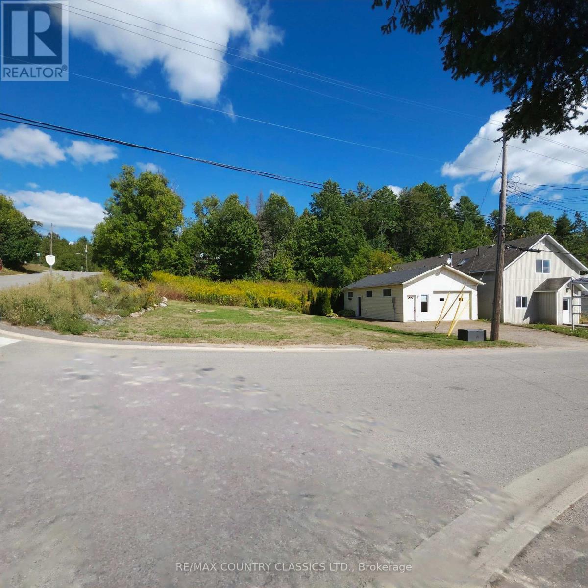 71 & 73 Cleak Avenue, Bancroft (Bancroft Ward), Ontario  K0L 1C0 - Photo 11 - X12368809