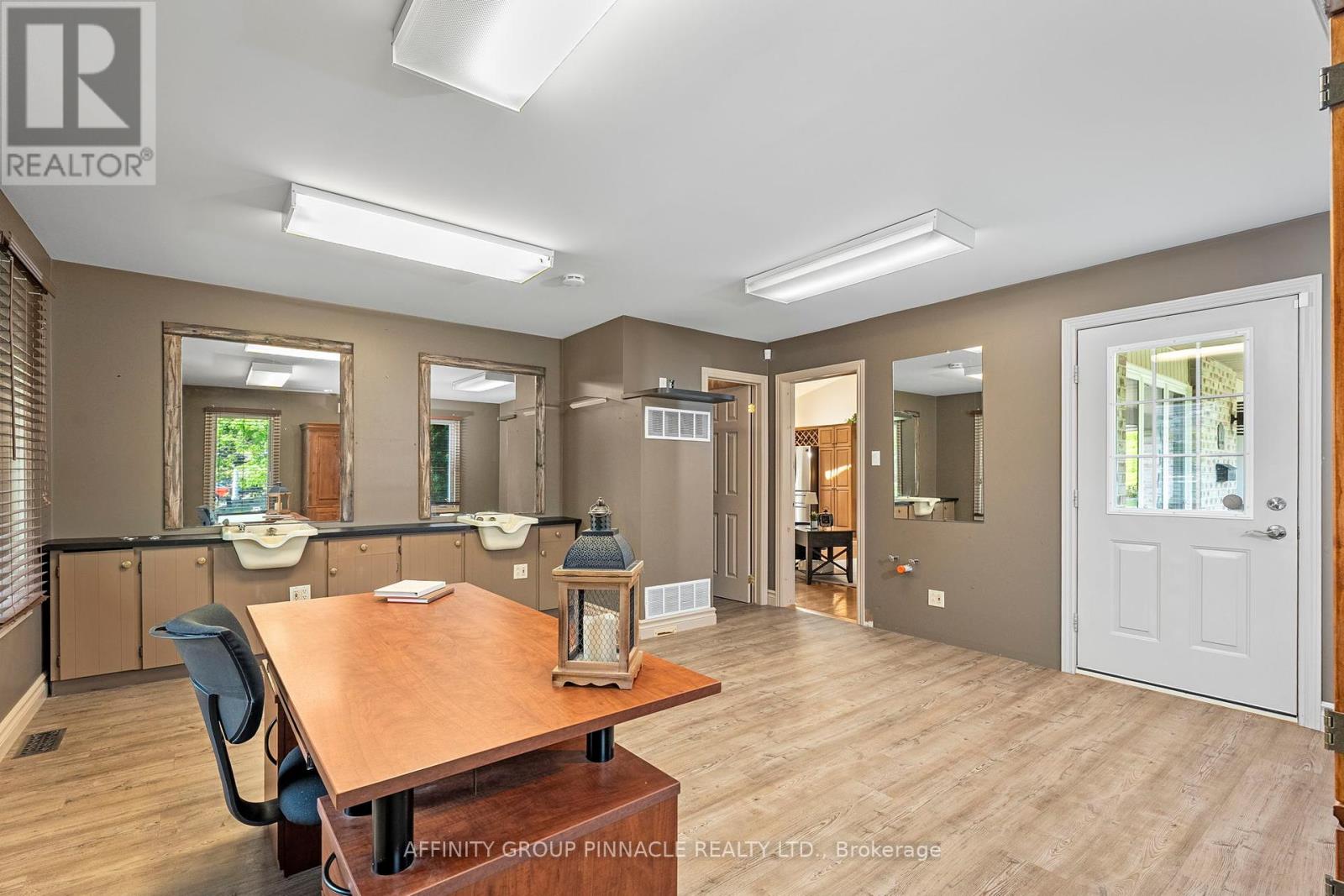 3 David Drive, Kawartha Lakes (Lindsay), Ontario  K9V 5G7 - Photo 15 - X12368941