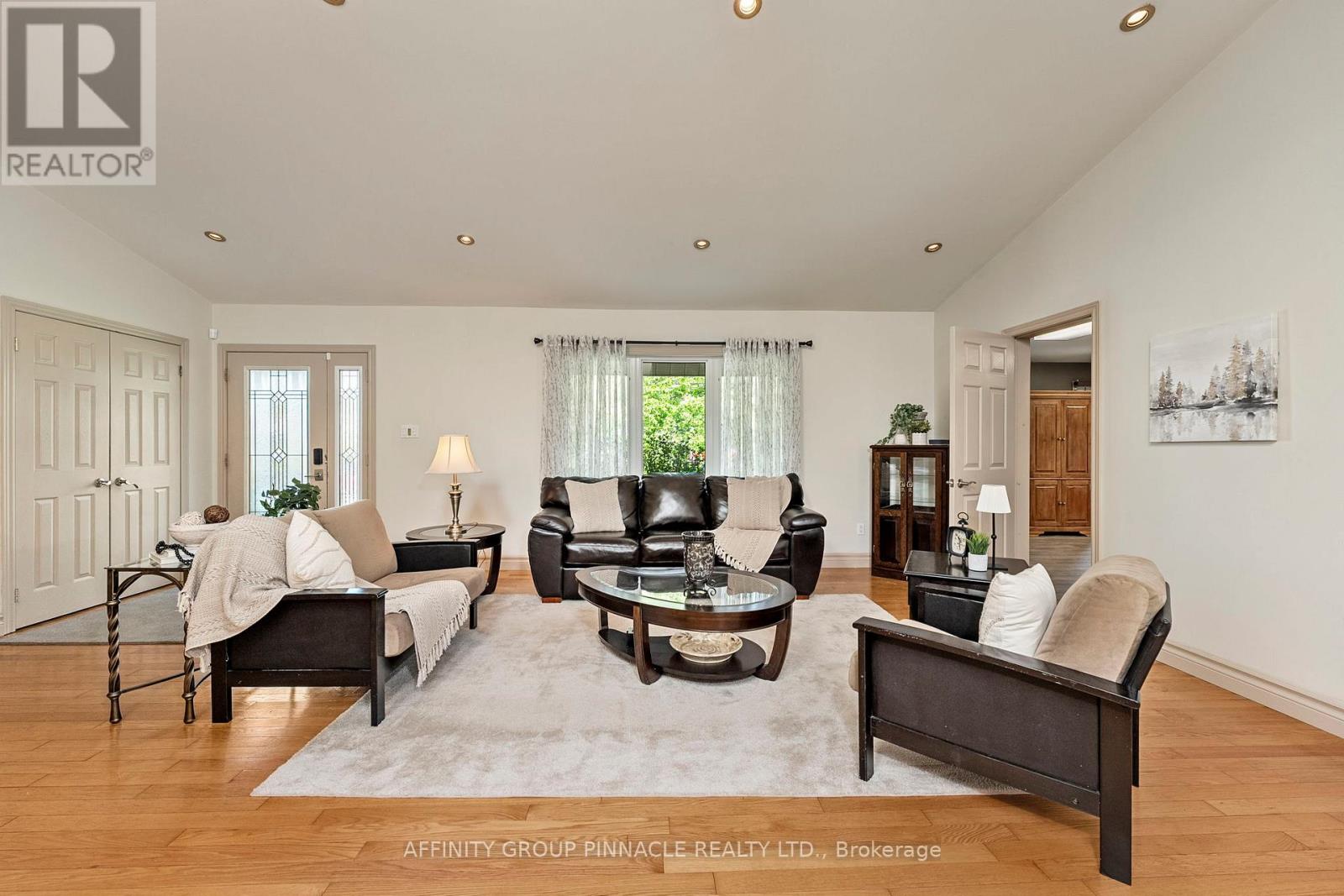 3 David Drive, Kawartha Lakes (Lindsay), Ontario  K9V 5G7 - Photo 6 - X12368941