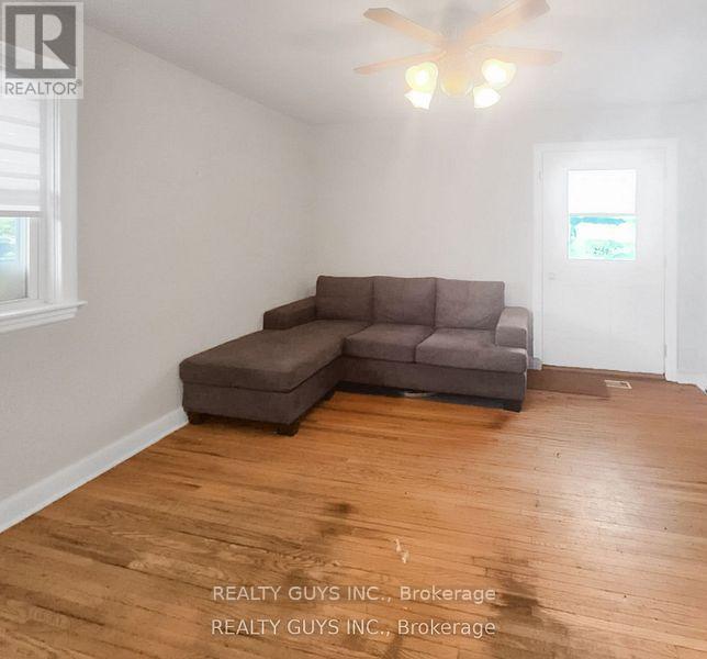 650 Crawford Drive, Peterborough (Otonabee Ward 1), Ontario  K9J 3W7 - Photo 17 - X12369005