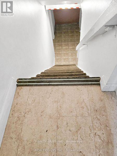 650 Crawford Drive, Peterborough (Otonabee Ward 1), Ontario  K9J 3W7 - Photo 22 - X12369005