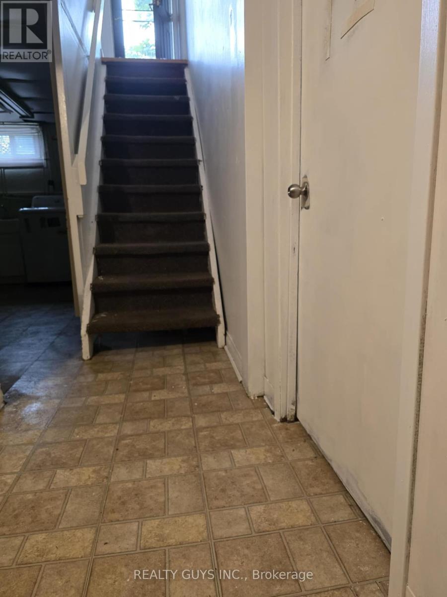 650 Crawford Drive, Peterborough (Otonabee Ward 1), Ontario  K9J 3W7 - Photo 23 - X12369005