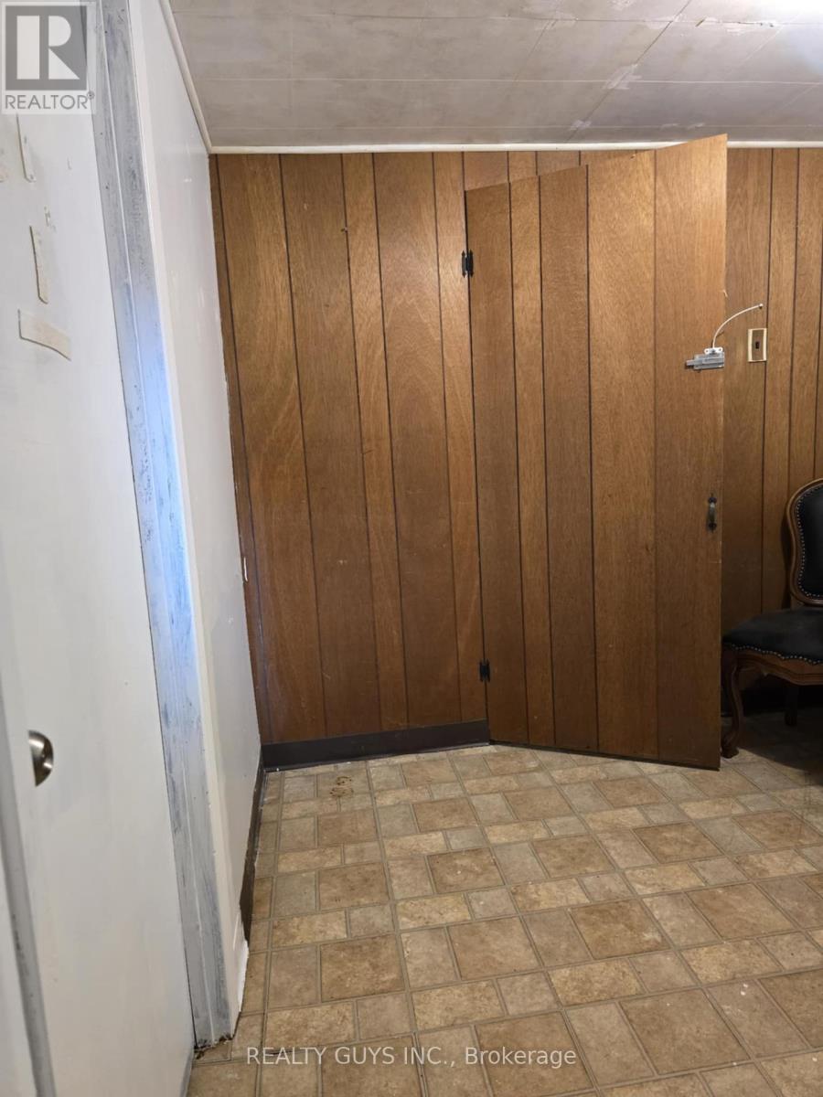 650 Crawford Drive, Peterborough (Otonabee Ward 1), Ontario  K9J 3W7 - Photo 30 - X12369005