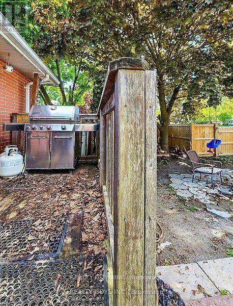 650 Crawford Drive, Peterborough (Otonabee Ward 1), Ontario  K9J 3W7 - Photo 38 - X12369005