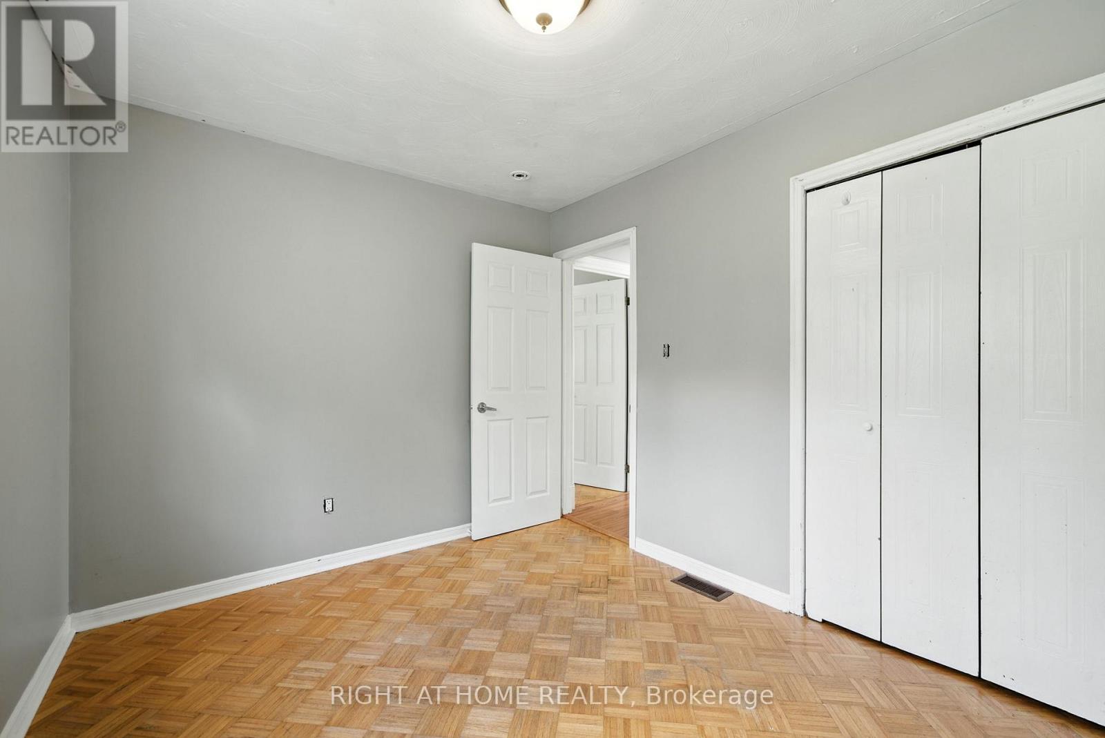 1045 High Street, Peterborough (Otonabee Ward 1), Ontario  K9J 5R8 - Photo 11 - X12369031