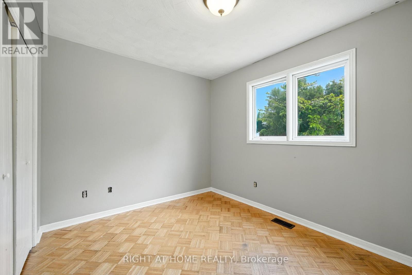 1045 High Street, Peterborough (Otonabee Ward 1), Ontario  K9J 5R8 - Photo 12 - X12369031