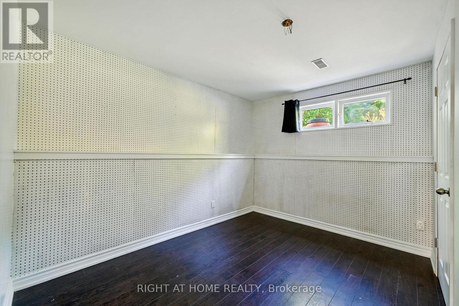 1045 High Street, Peterborough (Otonabee Ward 1), Ontario  K9J 5R8 - Photo 21 - X12369031