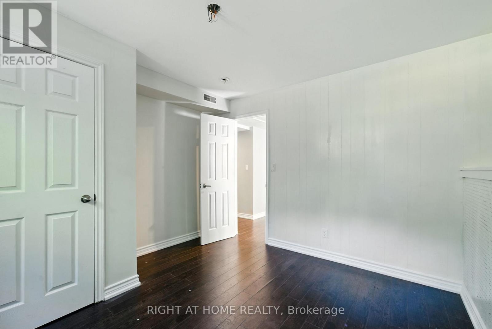 1045 High Street, Peterborough (Otonabee Ward 1), Ontario  K9J 5R8 - Photo 22 - X12369031