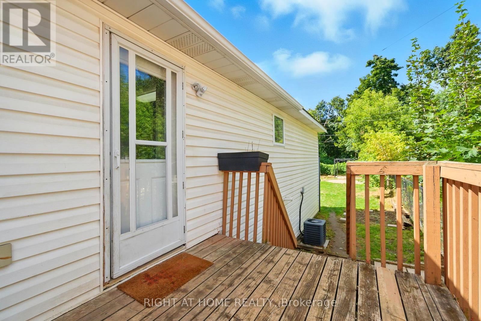 1045 High Street, Peterborough (Otonabee Ward 1), Ontario  K9J 5R8 - Photo 25 - X12369031