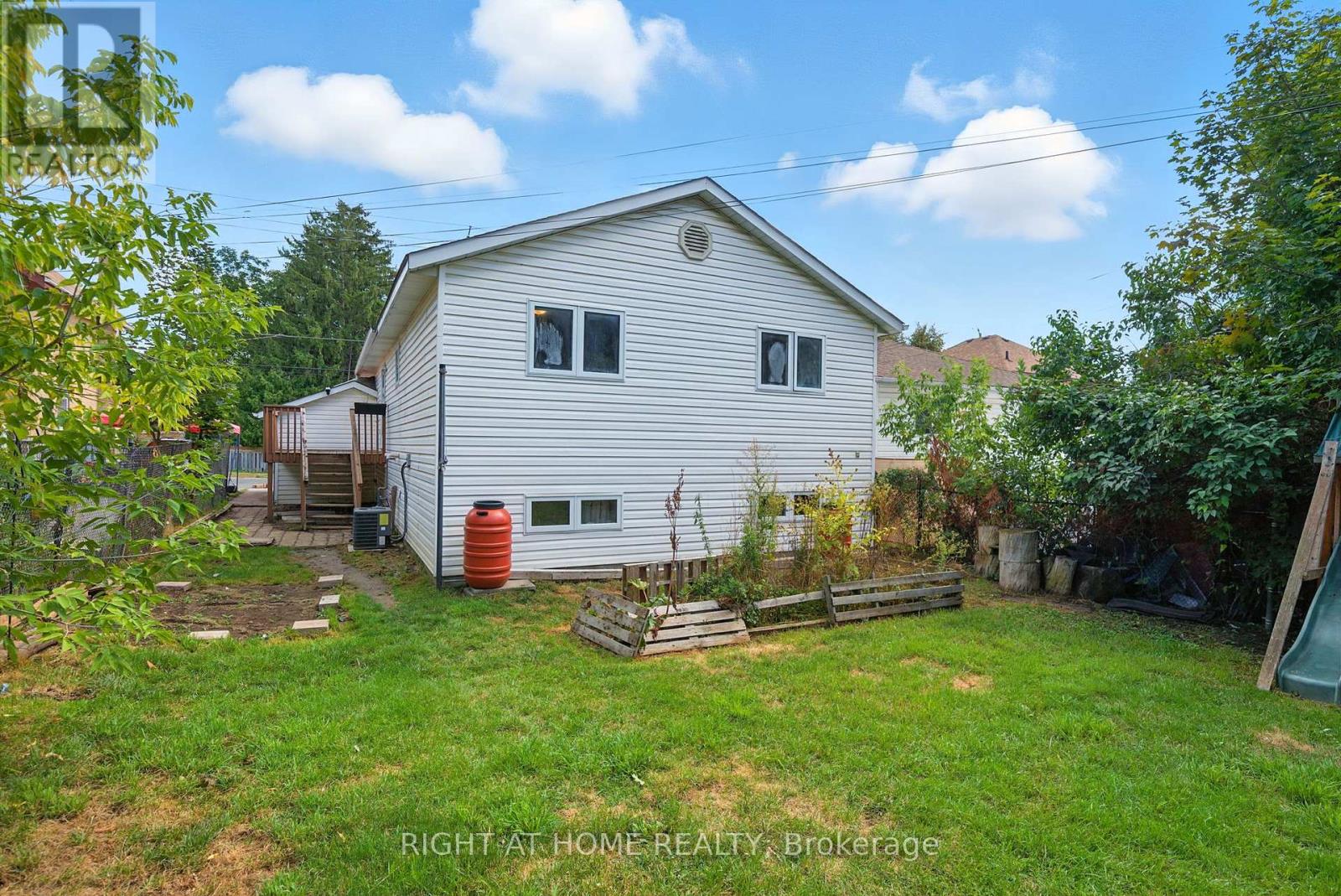 1045 High Street, Peterborough (Otonabee Ward 1), Ontario  K9J 5R8 - Photo 27 - X12369031