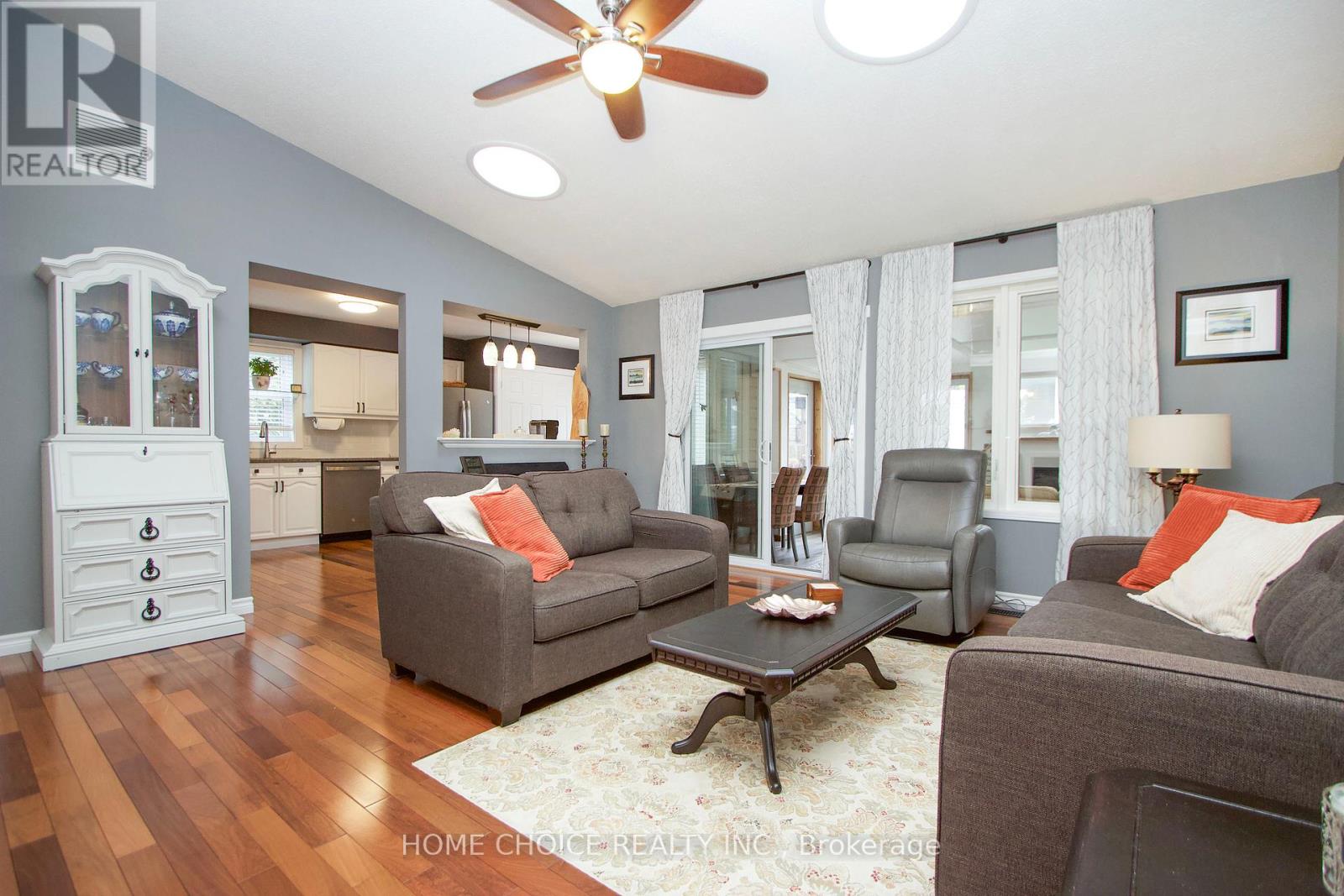 29 Cornerbrook Court, Clarington (Newcastle), Ontario  L1B 1B7 - Photo 10 - E12369672