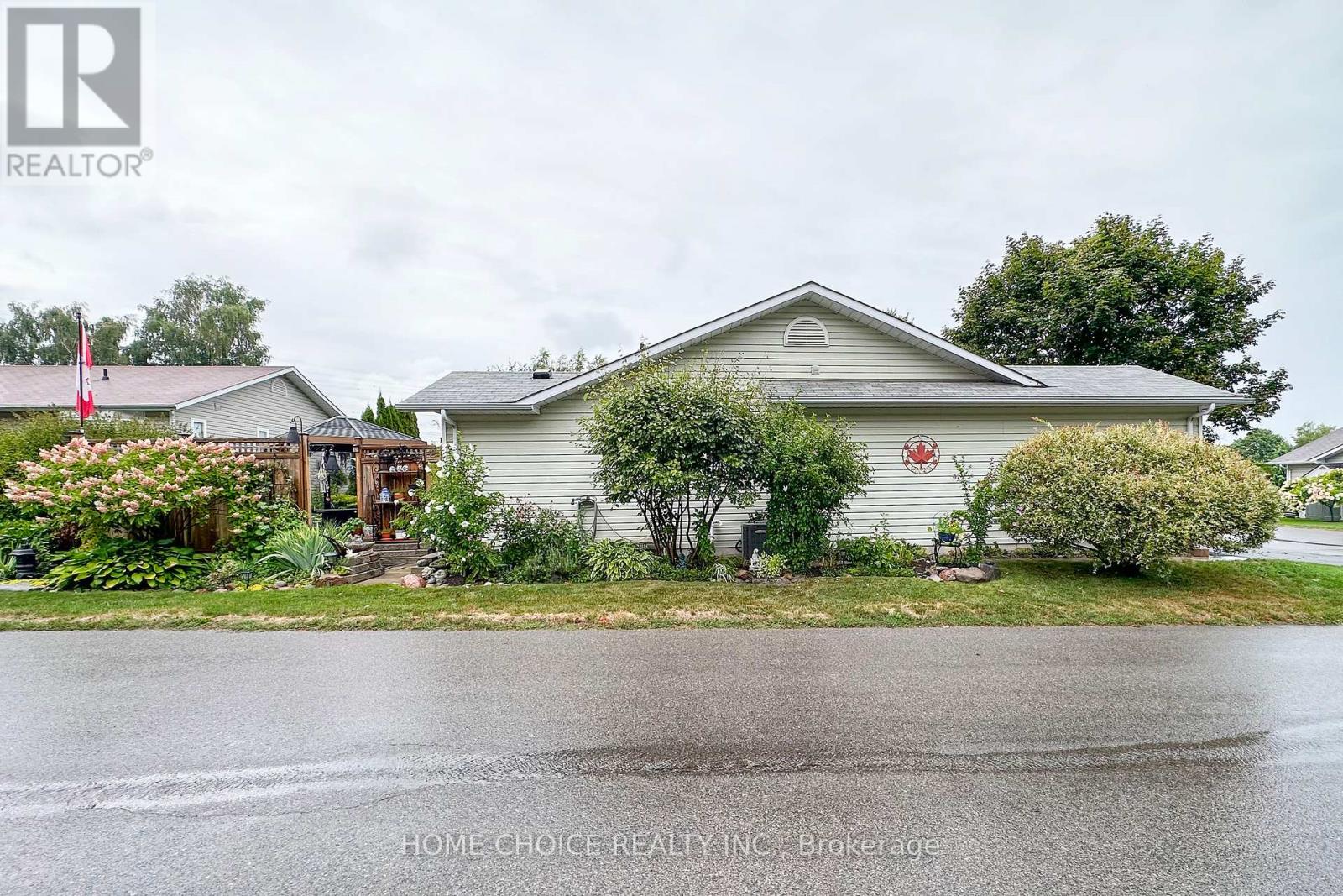 29 Cornerbrook Court, Clarington (Newcastle), Ontario  L1B 1B7 - Photo 27 - E12369672