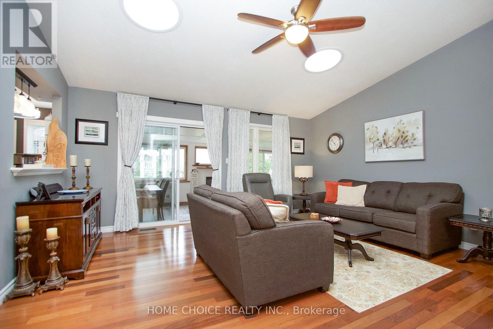 29 Cornerbrook Court, Clarington (Newcastle), Ontario  L1B 1B7 - Photo 6 - E12369672