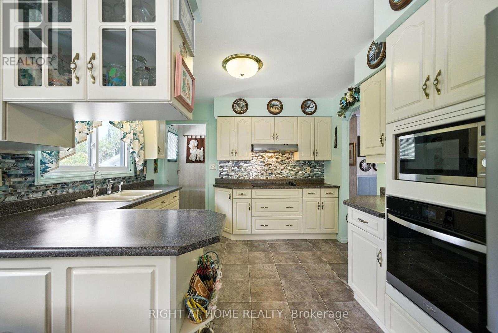 242 County Rd 48, Havelock-Belmont-Methuen (Belmont-Methuen), Ontario  K0L 1Z0 - Photo 10 - X12369850