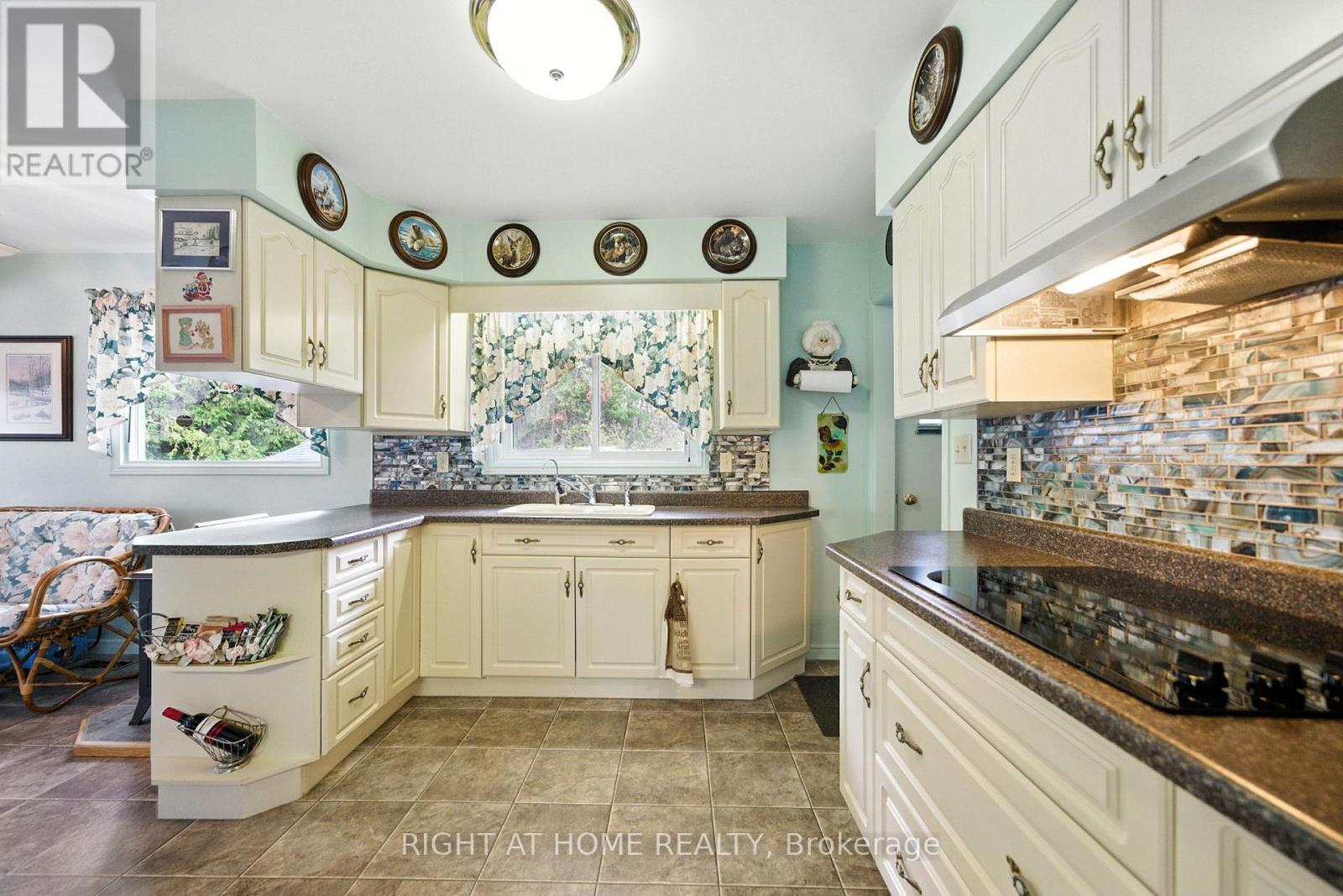242 County Rd 48, Havelock-Belmont-Methuen (Belmont-Methuen), Ontario  K0L 1Z0 - Photo 7 - X12369850