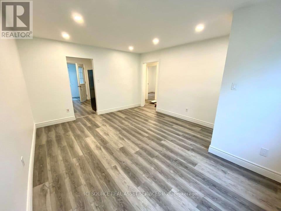 B - 1263 Clonsilla Avenue, Peterborough (Town Ward 3), Ontario  K9J 5Z1 - Photo 3 - X12370138