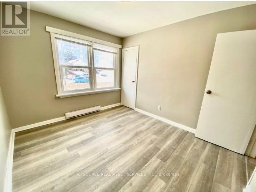 B - 1263 Clonsilla Avenue, Peterborough (Town Ward 3), Ontario  K9J 5Z1 - Photo 5 - X12370138