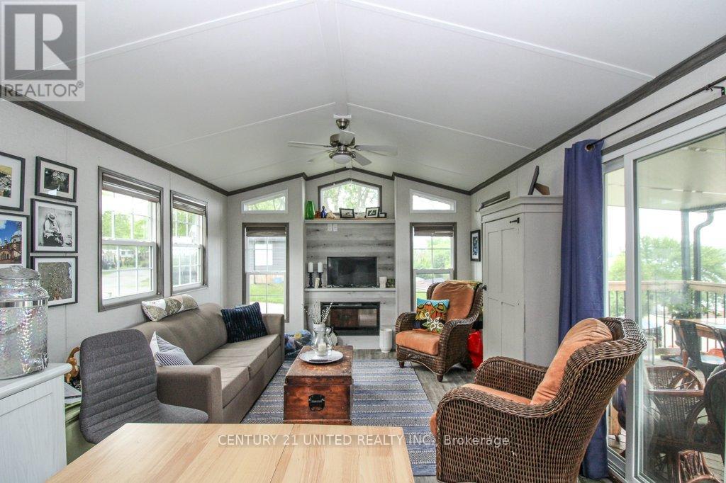 5 Marina Cres - 920 Skyline Road, Selwyn, Ontario  K0L 1T0 - Photo 11 - X12371035