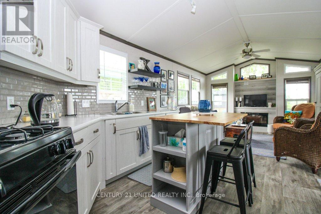 5 Marina Cres - 920 Skyline Road, Selwyn, Ontario  K0L 1T0 - Photo 25 - X12371035
