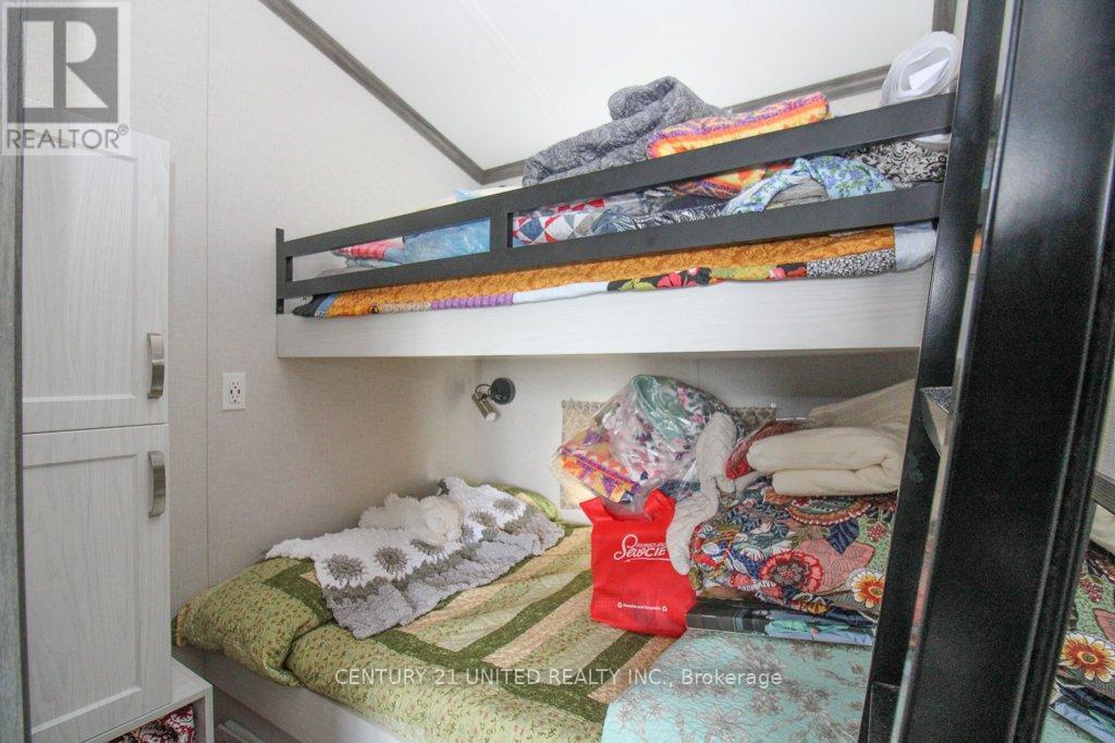 5 Marina Cres - 920 Skyline Road, Selwyn, Ontario  K0L 1T0 - Photo 31 - X12371035
