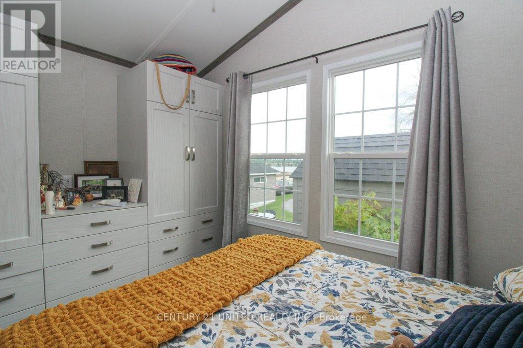 5 Marina Cres - 920 Skyline Road, Selwyn, Ontario  K0L 1T0 - Photo 34 - X12371035