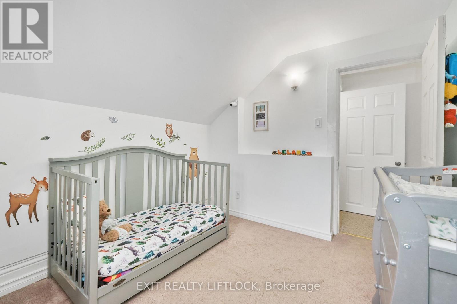378 London Street, Peterborough Central (North), Ontario  K9H 2Z8 - Photo 17 - X12371150