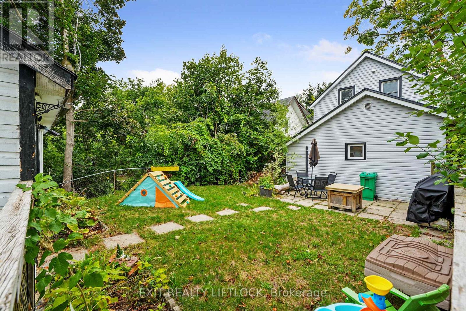 378 London Street, Peterborough Central (North), Ontario  K9H 2Z8 - Photo 22 - X12371150