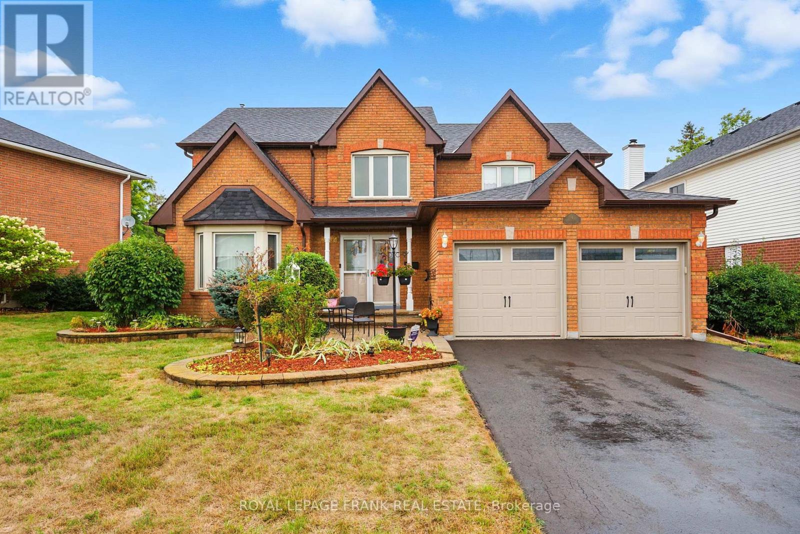 4 Sylvester Drive, Kawartha Lakes (Lindsay), Ontario  K9V 6E7 - Photo 1 - X12371547