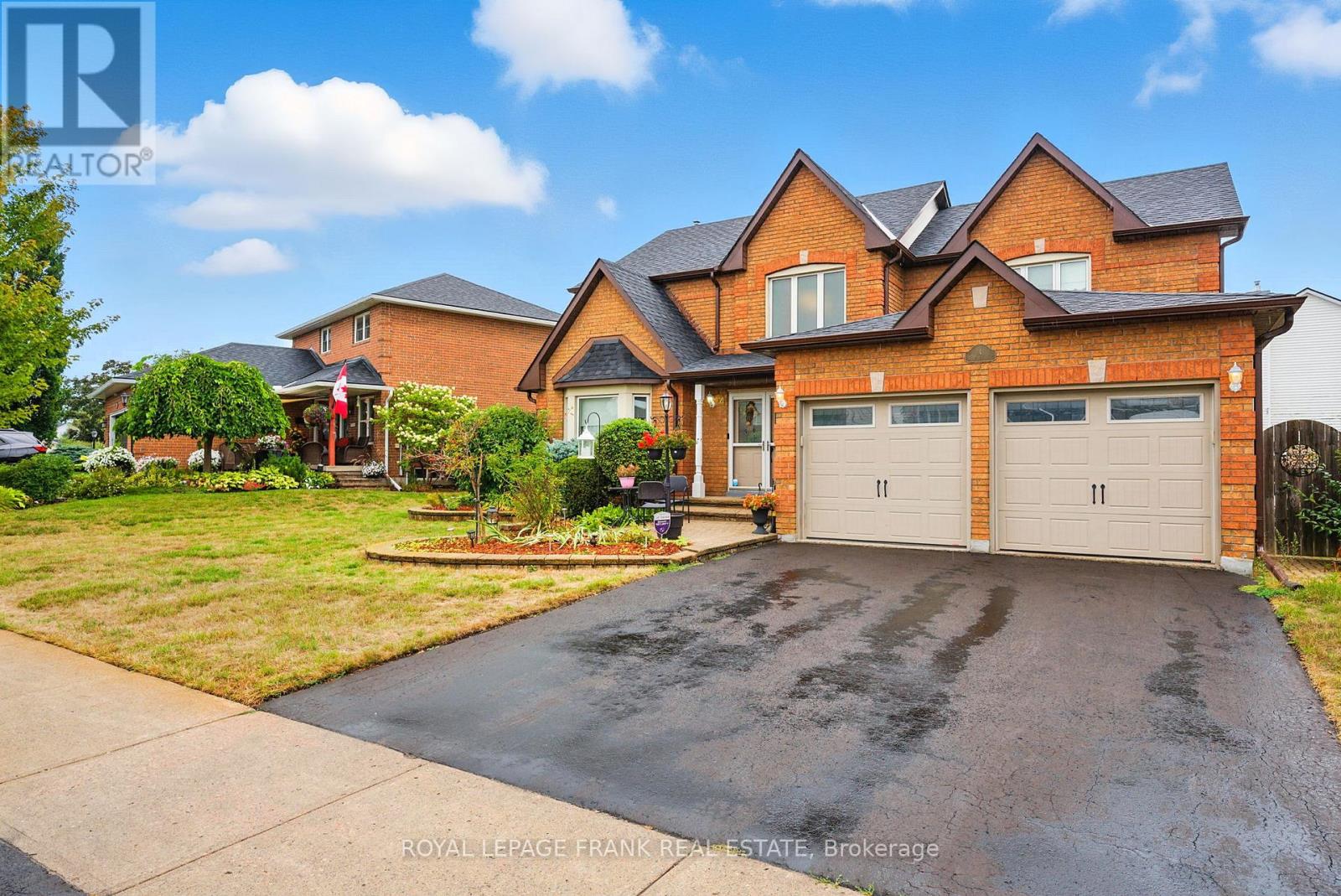 4 Sylvester Drive, Kawartha Lakes (Lindsay), Ontario  K9V 6E7 - Photo 2 - X12371547
