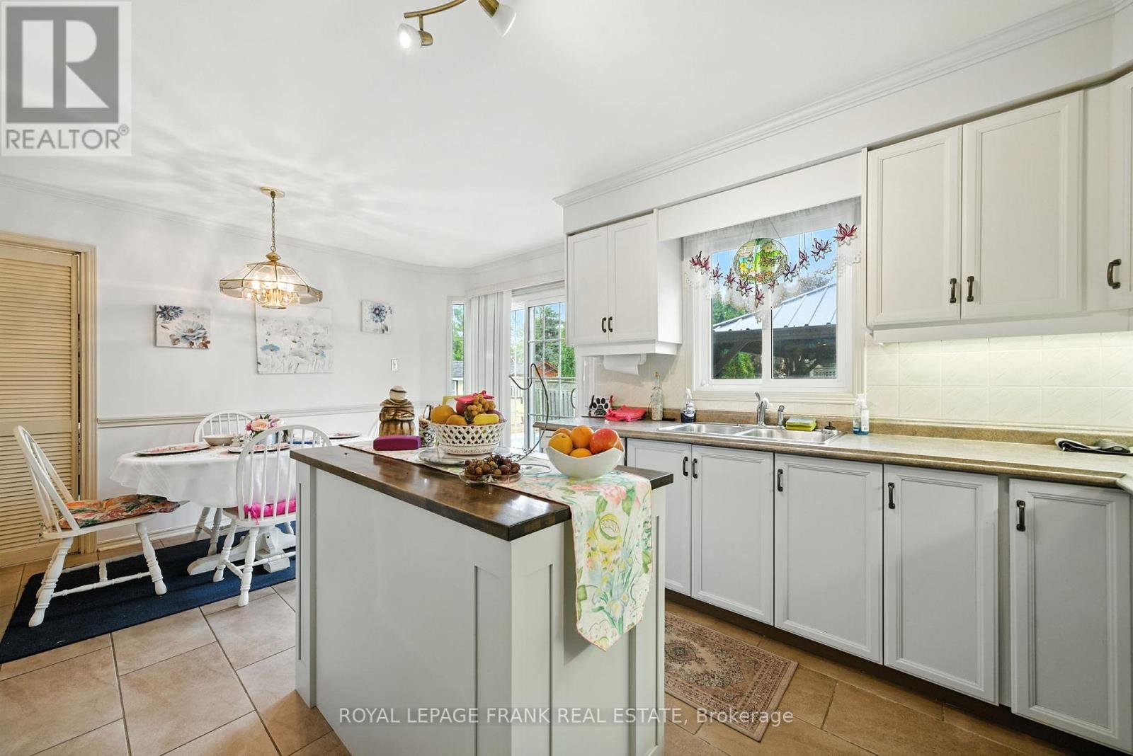 4 Sylvester Drive, Kawartha Lakes (Lindsay), Ontario  K9V 6E7 - Photo 22 - X12371547