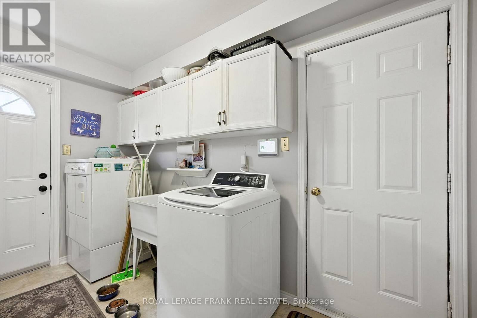 4 Sylvester Drive, Kawartha Lakes (Lindsay), Ontario  K9V 6E7 - Photo 25 - X12371547