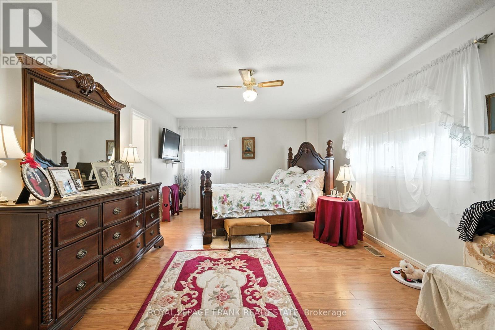 4 Sylvester Drive, Kawartha Lakes (Lindsay), Ontario  K9V 6E7 - Photo 26 - X12371547