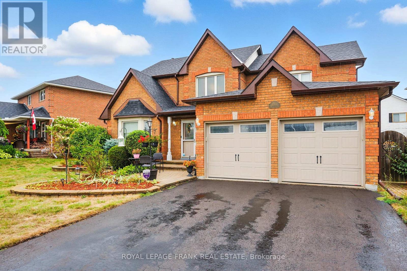 4 Sylvester Drive, Kawartha Lakes (Lindsay), Ontario  K9V 6E7 - Photo 3 - X12371547