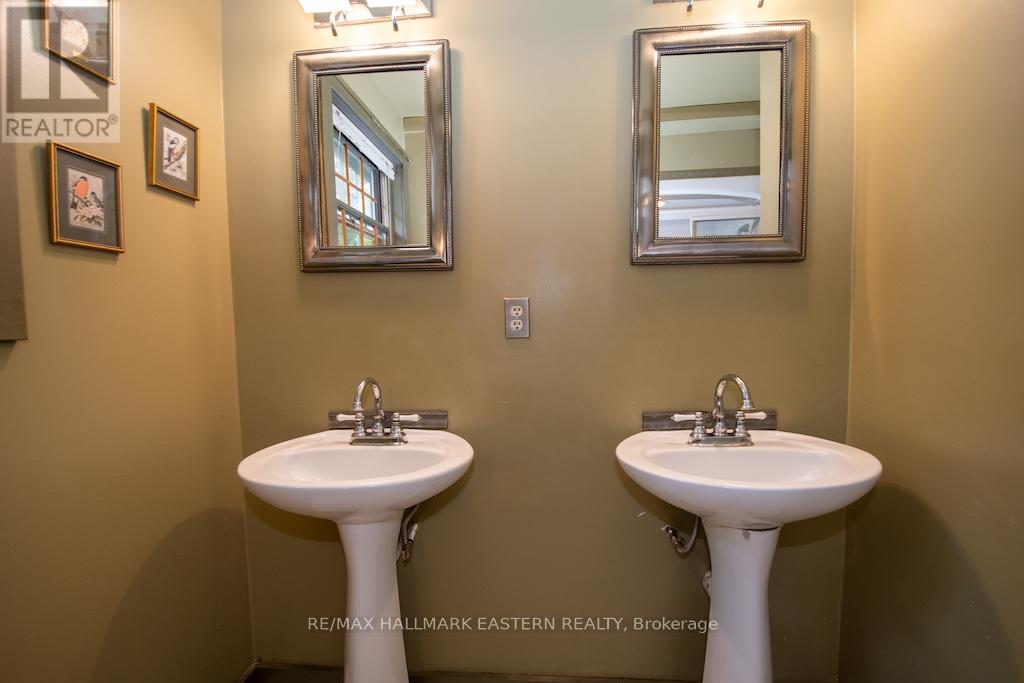 22 Carolina Court, Trent Lakes, Ontario  K9J 6X2 - Photo 32 - X12371551