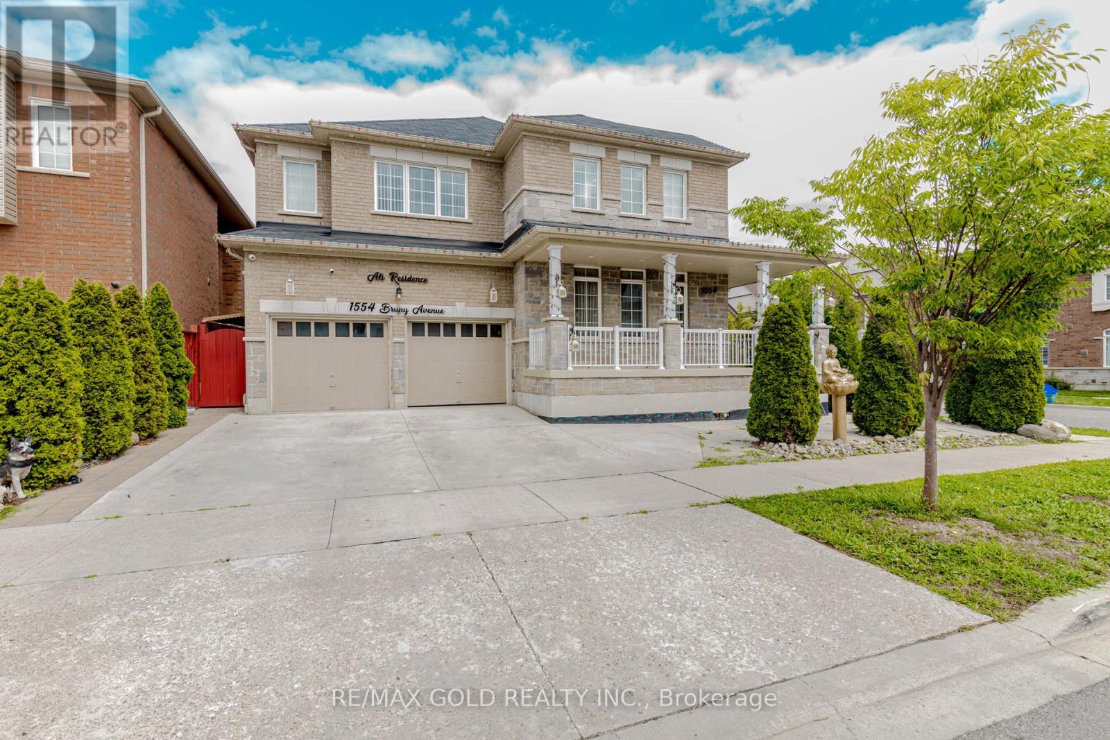 1554 Bruny Avenue, Pickering (Duffin Heights), Ontario  L0A 1G0 - Photo 2 - E12371558