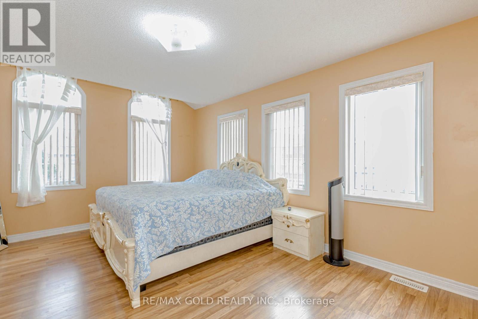 1554 Bruny Avenue, Pickering (Duffin Heights), Ontario  L0A 1G0 - Photo 49 - E12371558