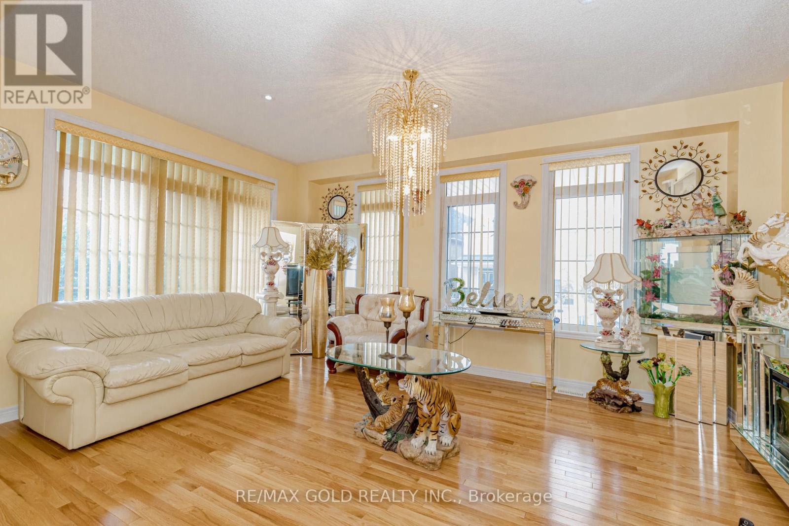 1554 Bruny Avenue, Pickering (Duffin Heights), Ontario  L0A 1G0 - Photo 6 - E12371558