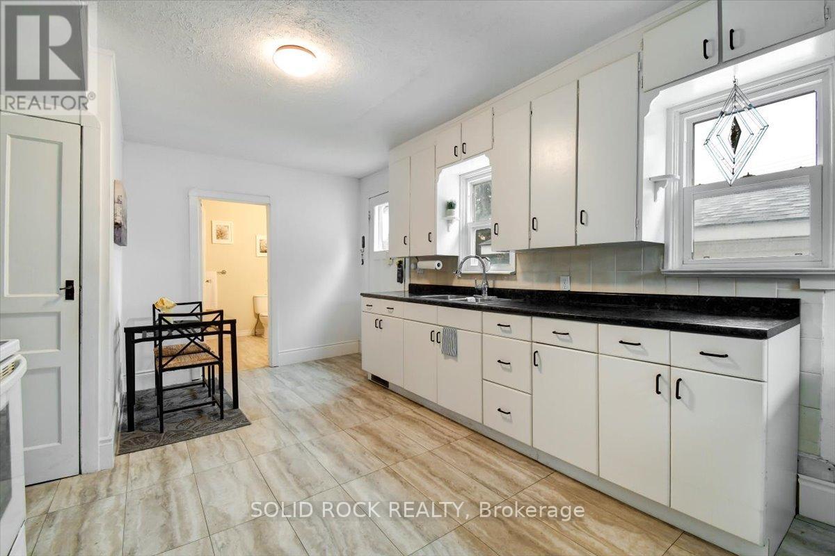 141 Oliver Road, Trent Hills (Campbellford), Ontario  K0L 1L0 - Photo 4 - X12371653