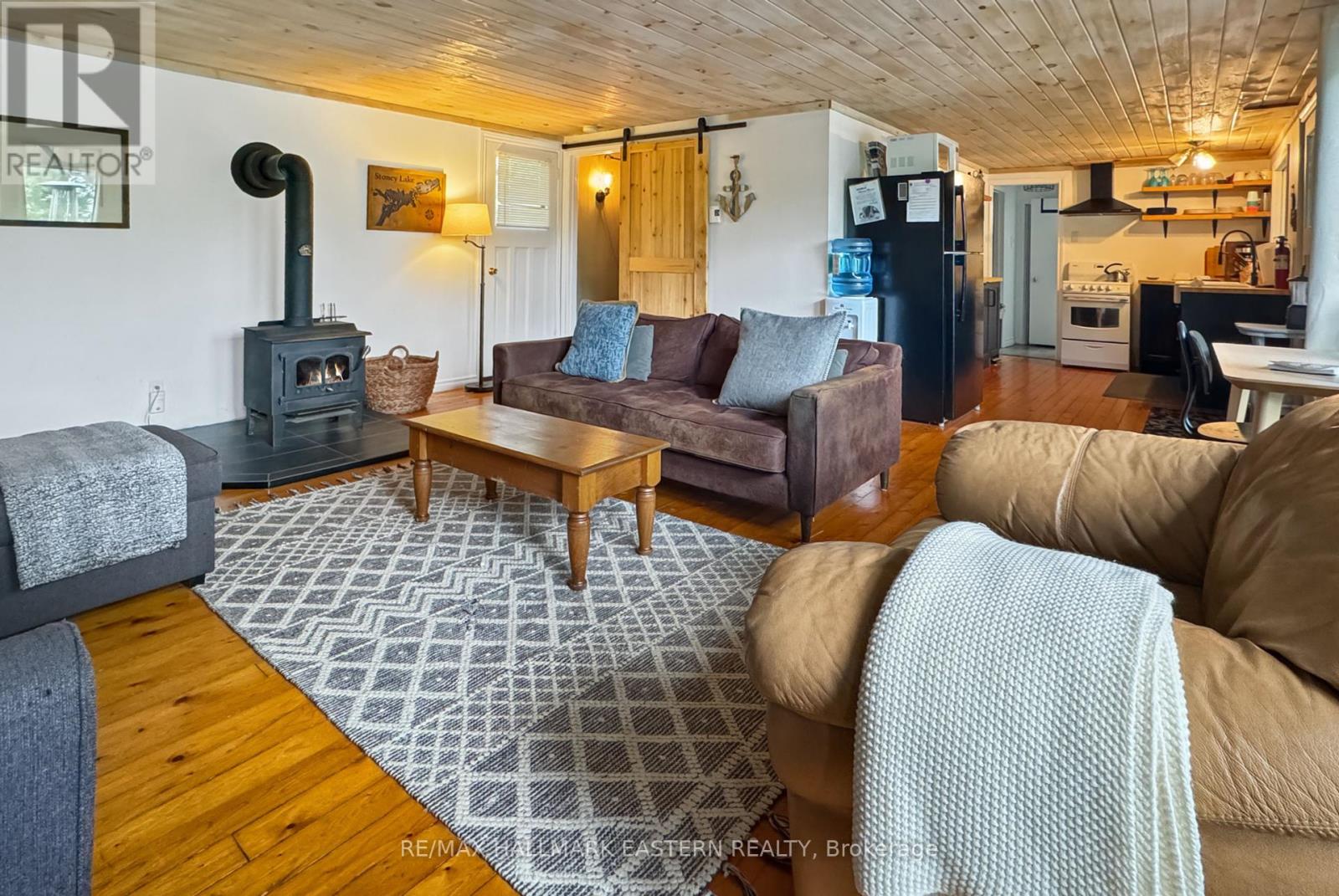 2335 Lakeside Road, Douro-Dummer, Ontario  K0L 2H0 - Photo 18 - X12372629