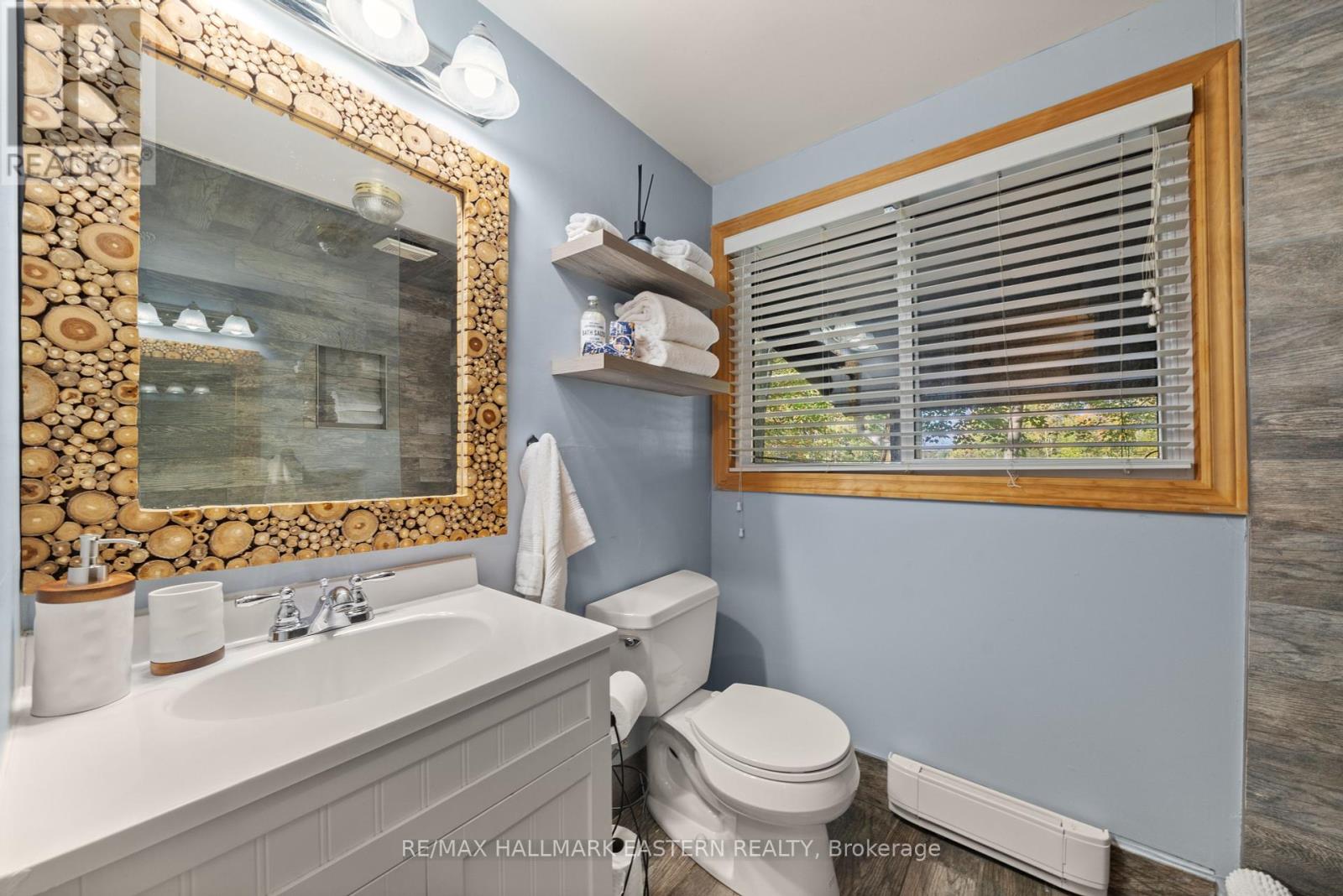 2335 Lakeside Road, Douro-Dummer, Ontario  K0L 2H0 - Photo 21 - X12372629