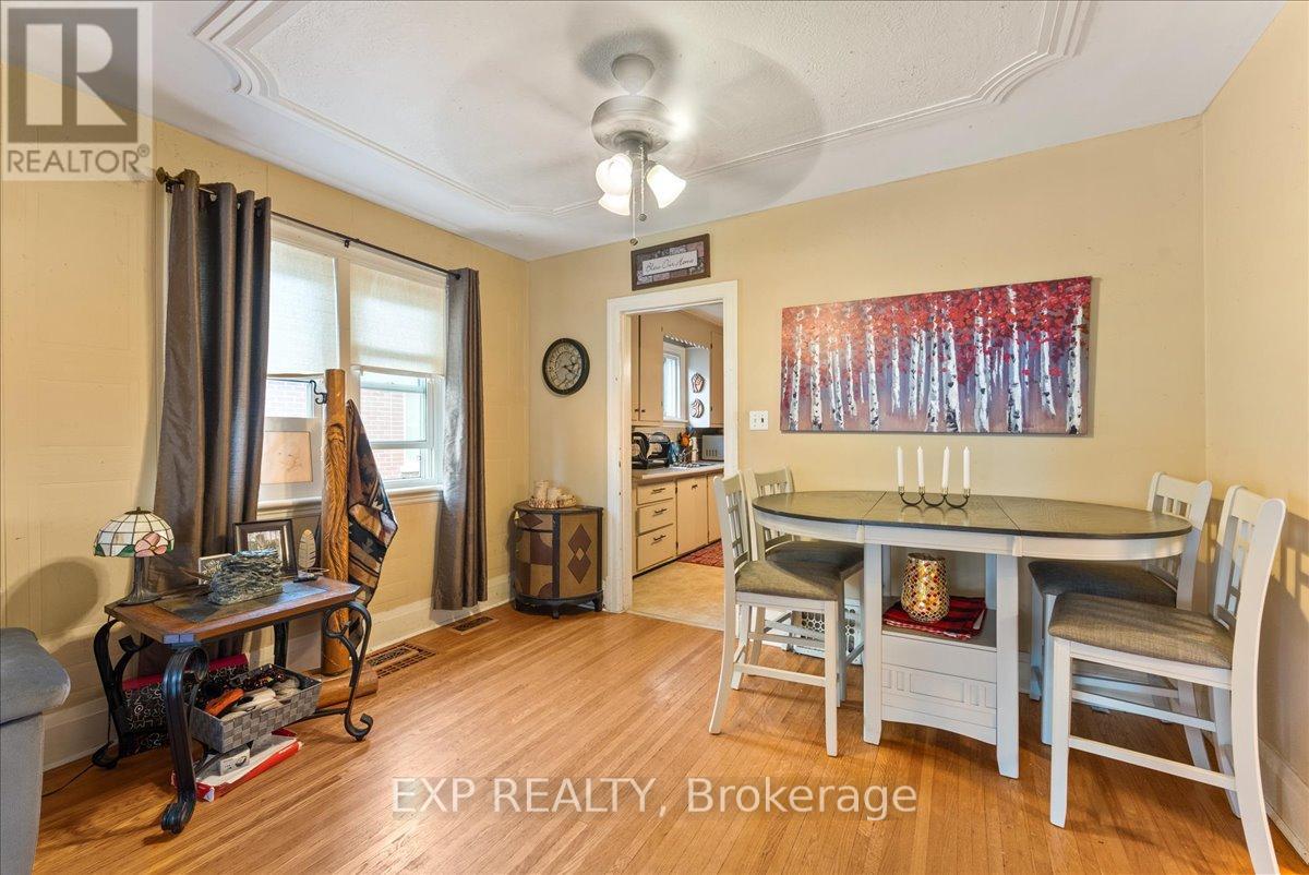 225 Mcgill Street, Peterborough (Otonabee Ward 1), Ontario  K9J 1W2 - Photo 11 - X12372668