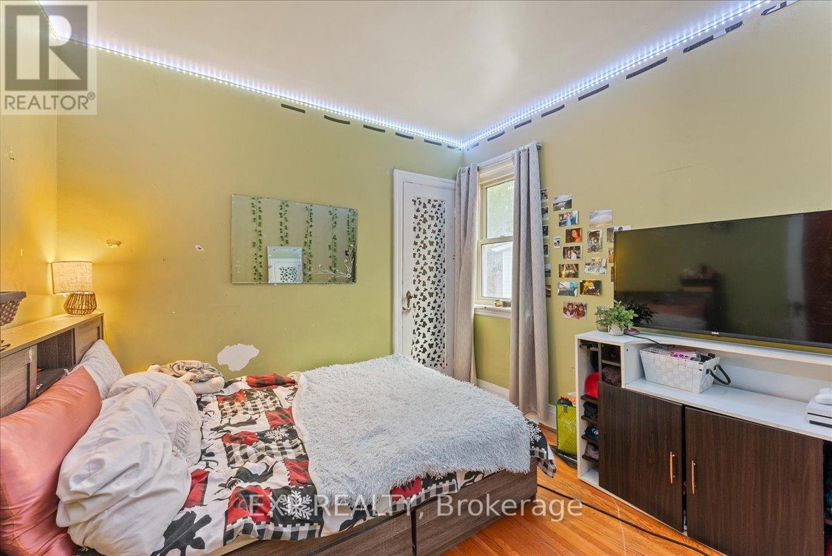 225 Mcgill Street, Peterborough (Otonabee Ward 1), Ontario  K9J 1W2 - Photo 19 - X12372668