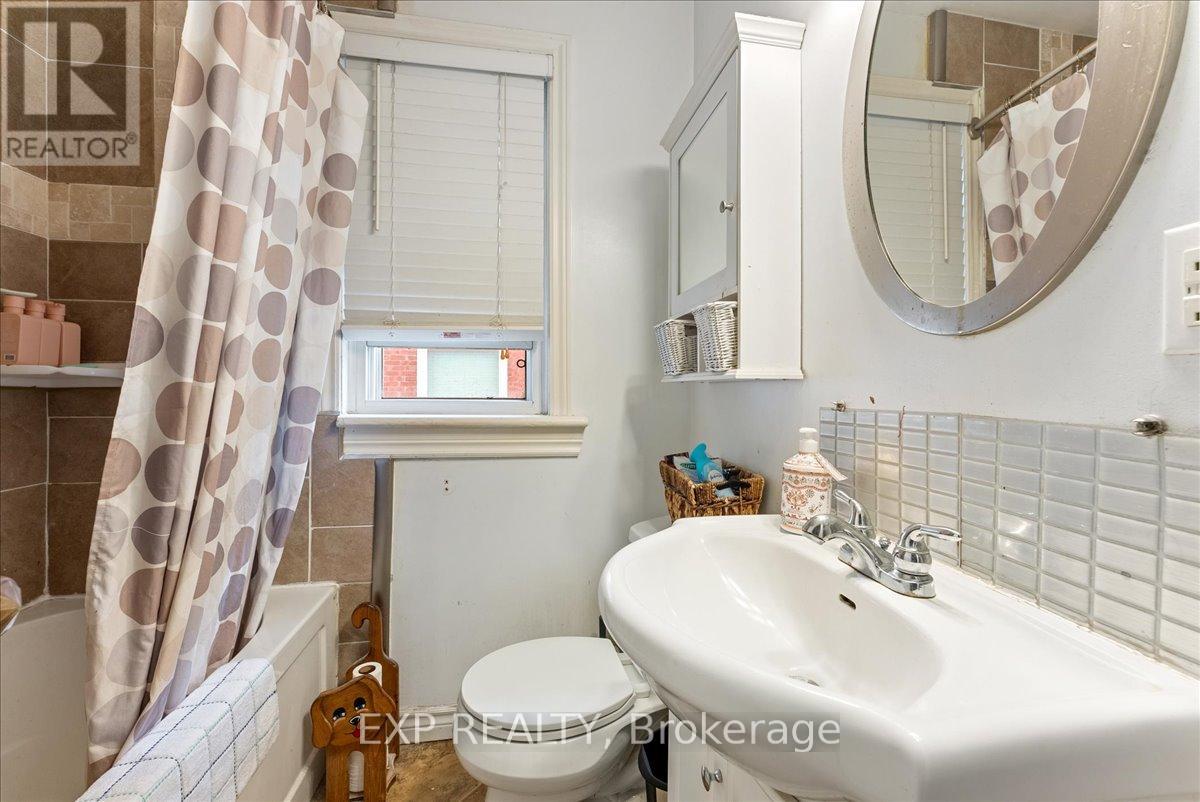 225 Mcgill Street, Peterborough (Otonabee Ward 1), Ontario  K9J 1W2 - Photo 23 - X12372668