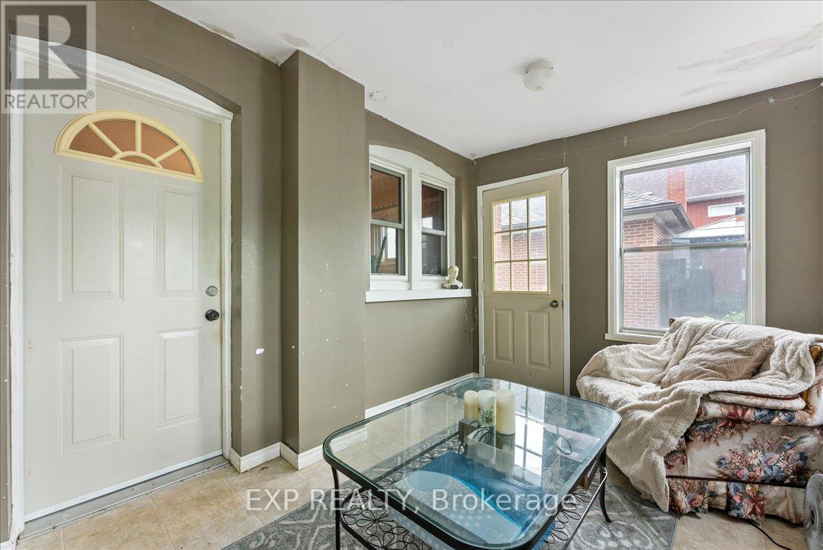 225 Mcgill Street, Peterborough (Otonabee Ward 1), Ontario  K9J 1W2 - Photo 26 - X12372668