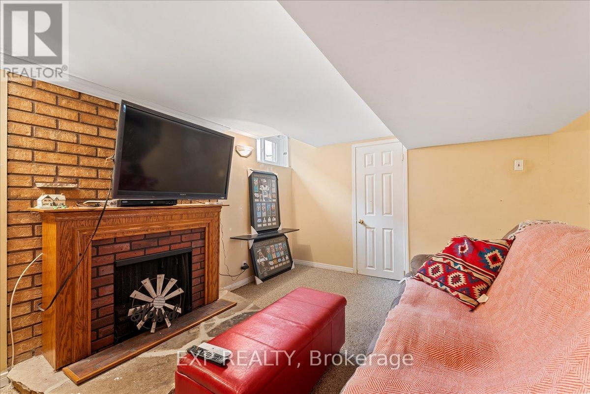 225 Mcgill Street, Peterborough (Otonabee Ward 1), Ontario  K9J 1W2 - Photo 31 - X12372668