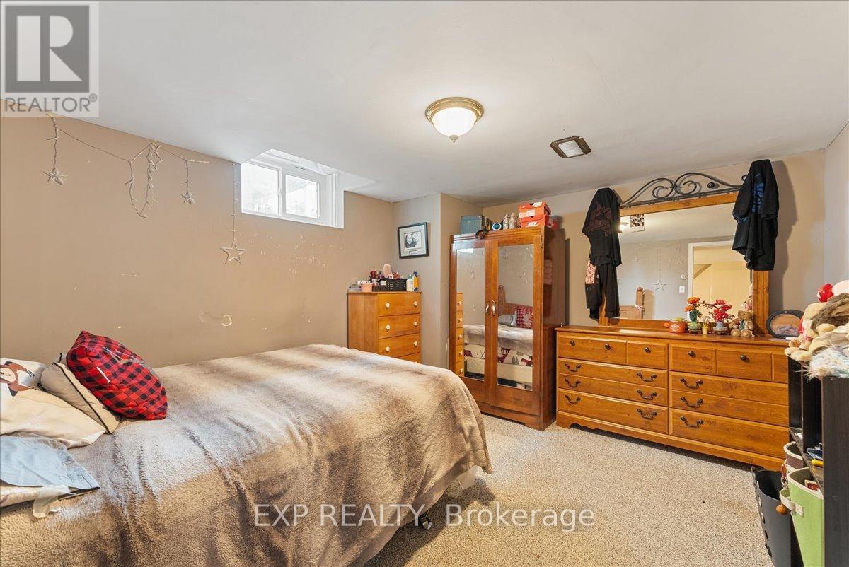 225 Mcgill Street, Peterborough (Otonabee Ward 1), Ontario  K9J 1W2 - Photo 32 - X12372668